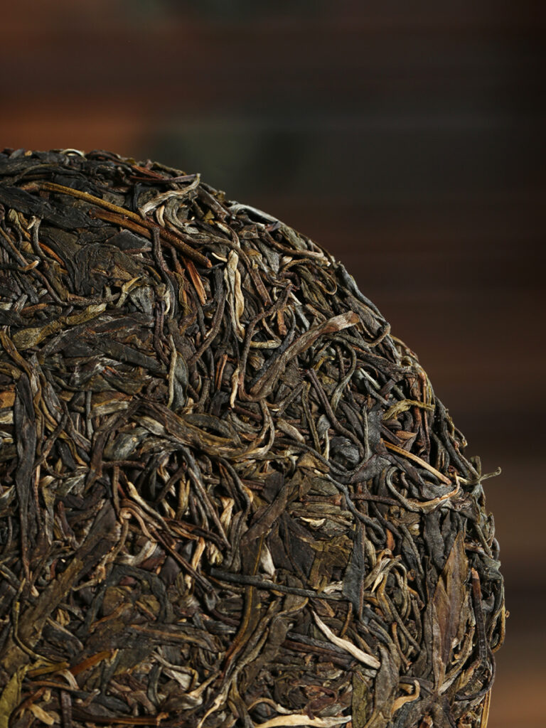 2015易武麻黑古树茶