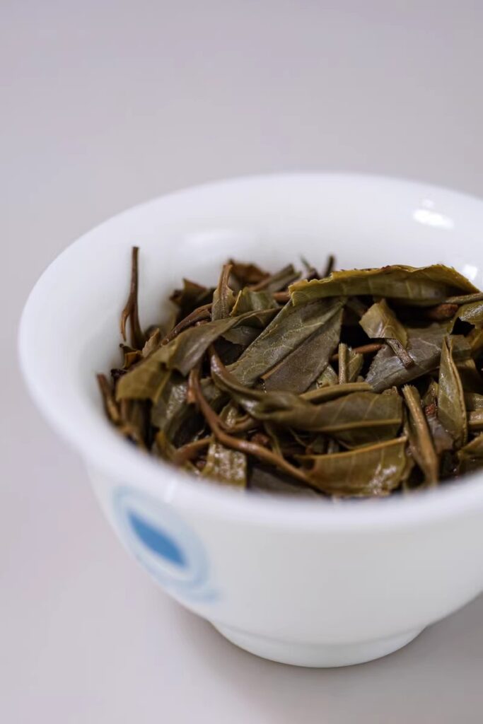 2022易武麻黑古树茶